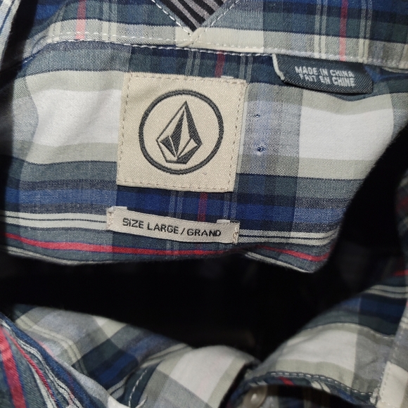 Volcom long sleeve shirt - Picture 3 of 4